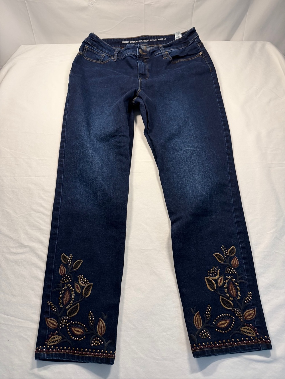 EUC Chico's Woman's Dark Blue Perfect Stretch Slim Leg Ankle Size 8/10